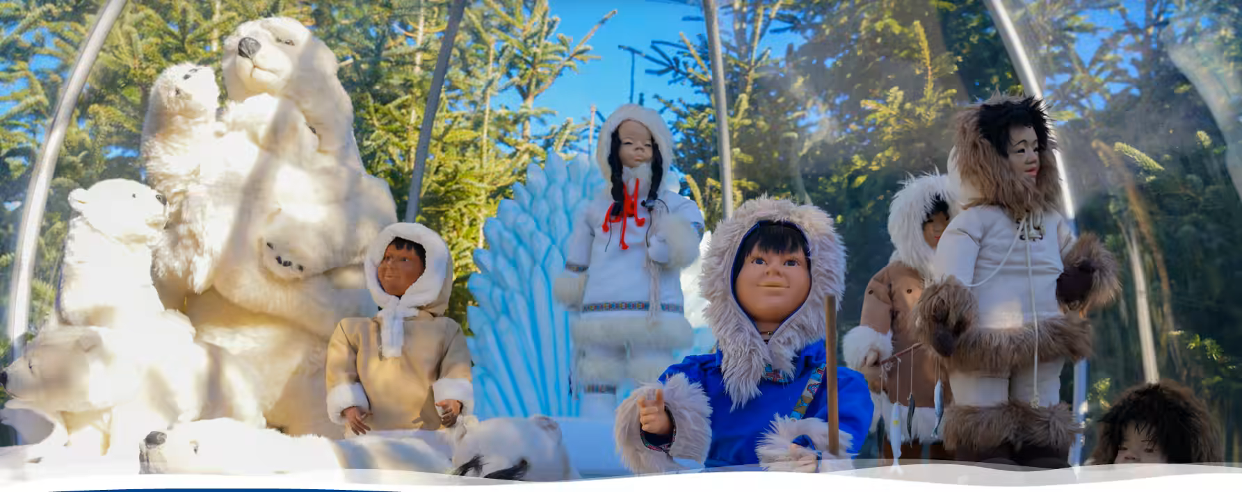 Forêt enchantée du Village de Noël du Barcarès — sapins illuminés